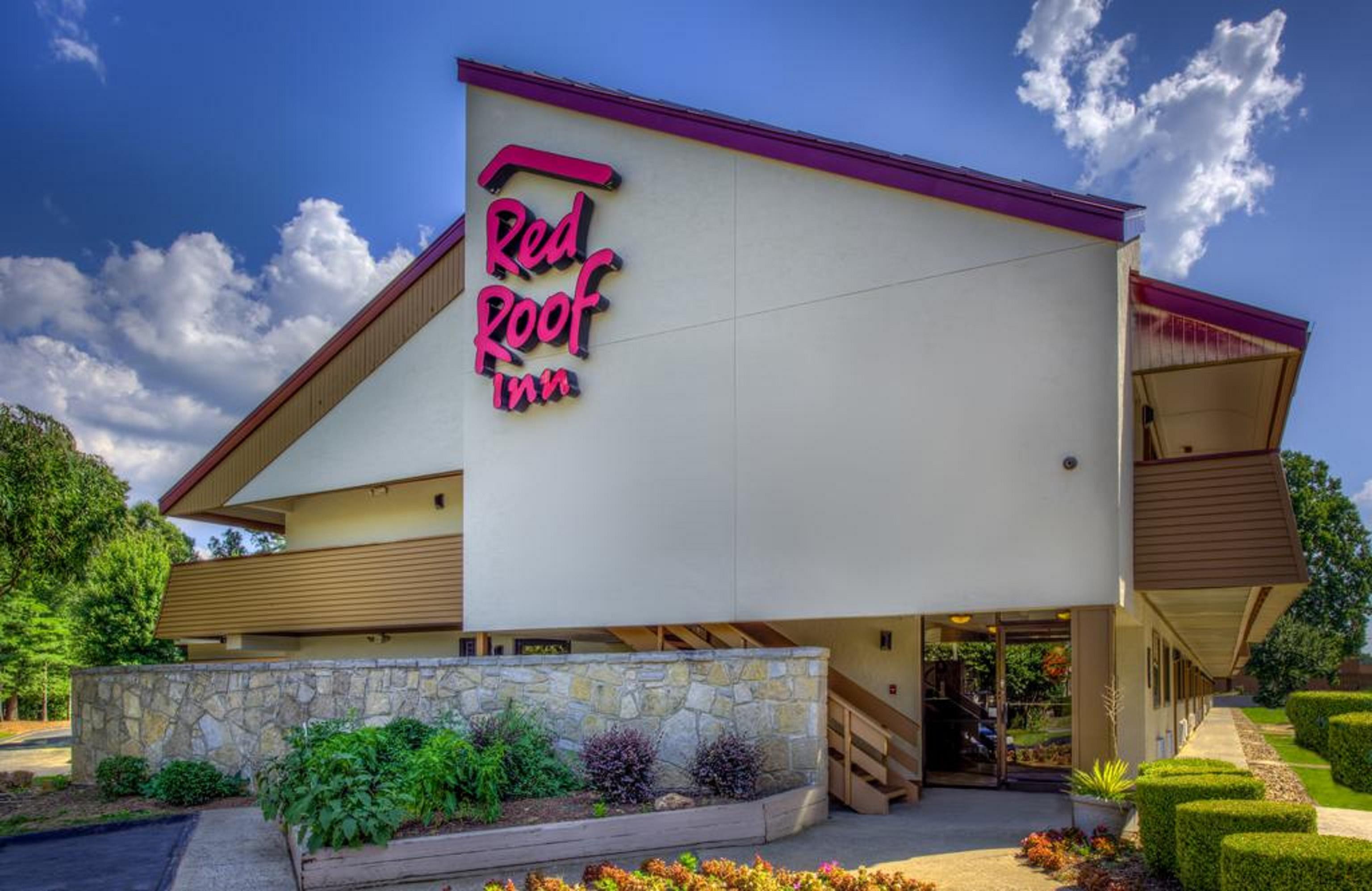 Red Roof Inn Atlanta - Smyrna/Ballpark Exterior photo